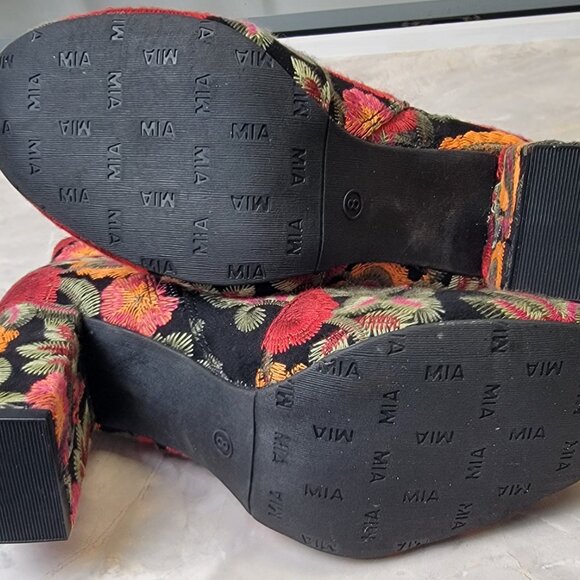 MIA Vail Floral and Paisley Embroidered Black Ankle Boots size 8M - Picture 12 of 12
